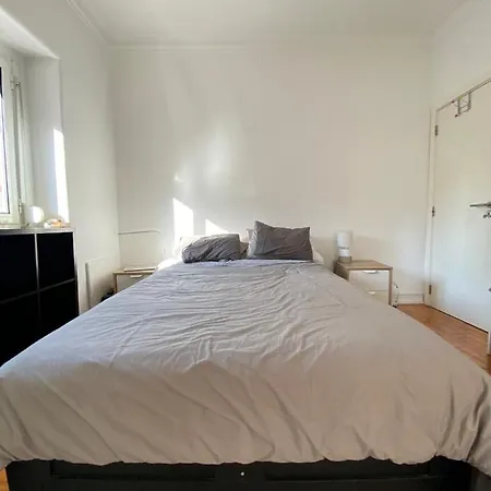 Private Bed Walking Distance To Wyd 2023 Apartment *