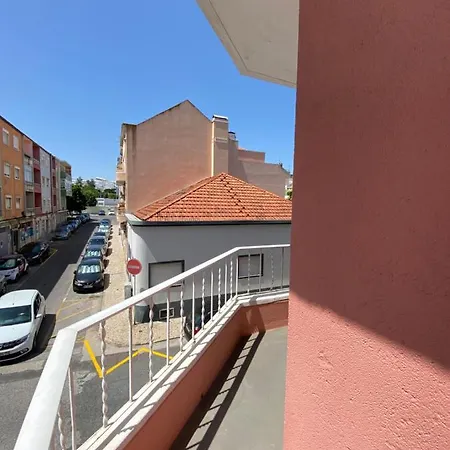 Private Bed Walking Distance To Wyd 2023 Lisbon